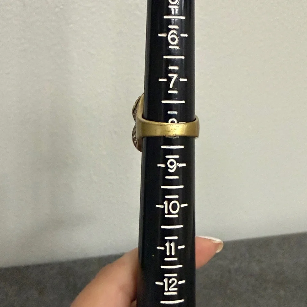 Preloved Heidi Daus Firget me Knot gold tone ring - Picture 5 of 7